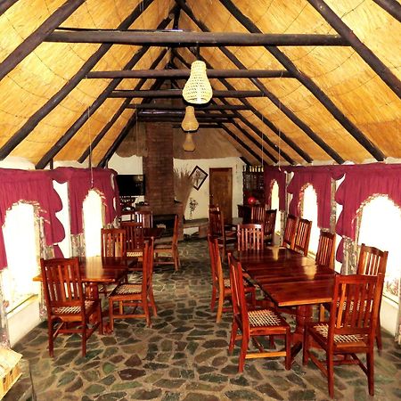 Parrot Lodge 불라와요 외부 사진