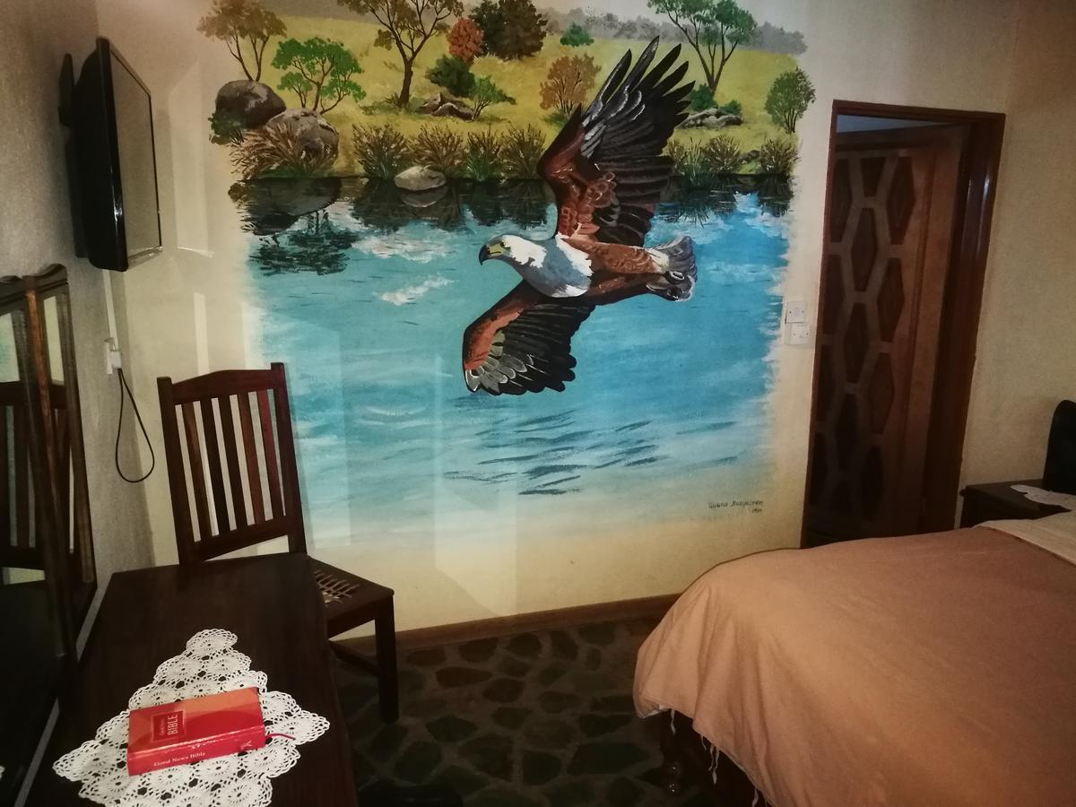 Parrot Lodge 불라와요 외부 사진